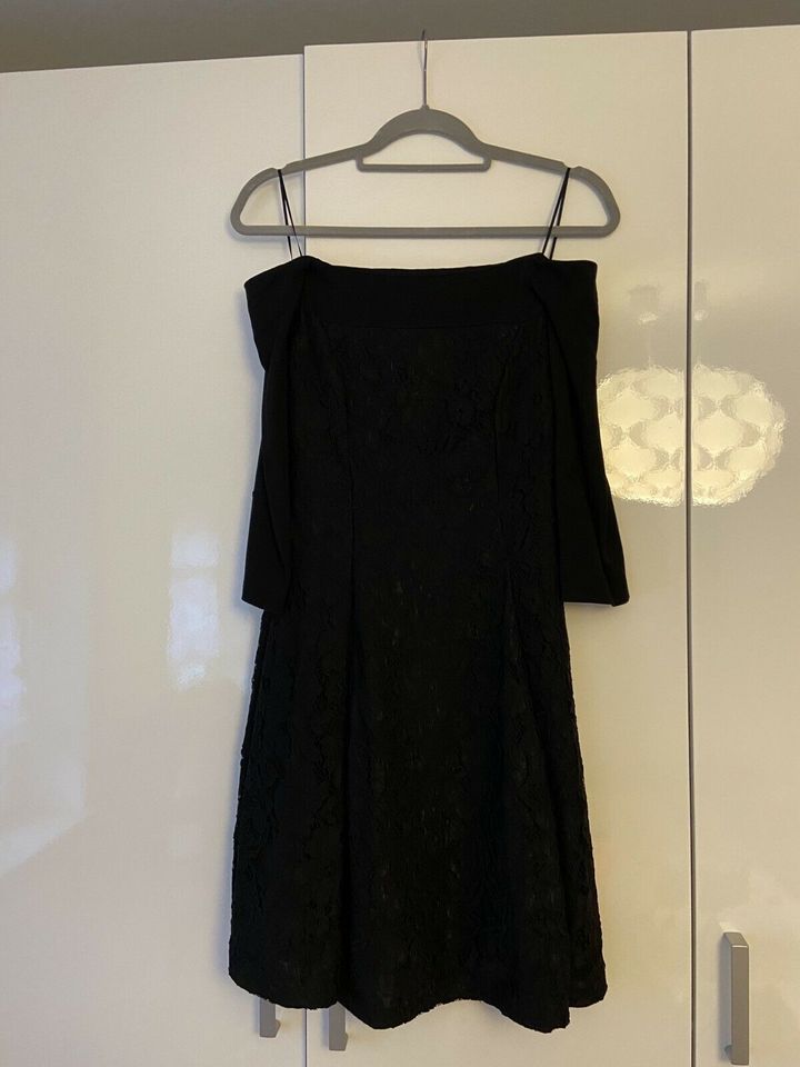 Schulterfreies Abendkleid, schwarz, Esprit in Freising