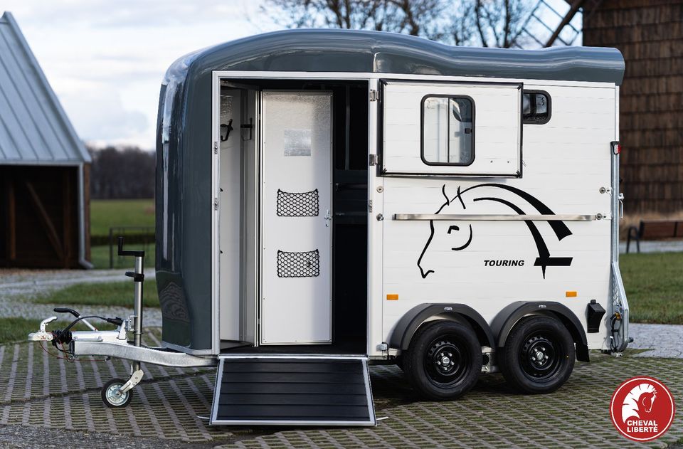 CHEVAL LIBERTÉ TOURING COUNTRY LUX Edition + Sattelkammer 2,6 to black in Michelstadt