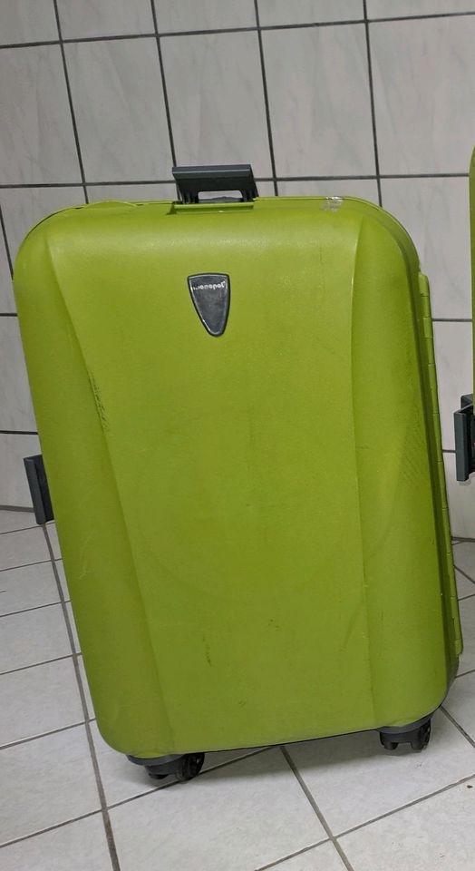 1 Koffer mittlere Größe + GRATIS  1 großer Koffer in Dankmarshausen