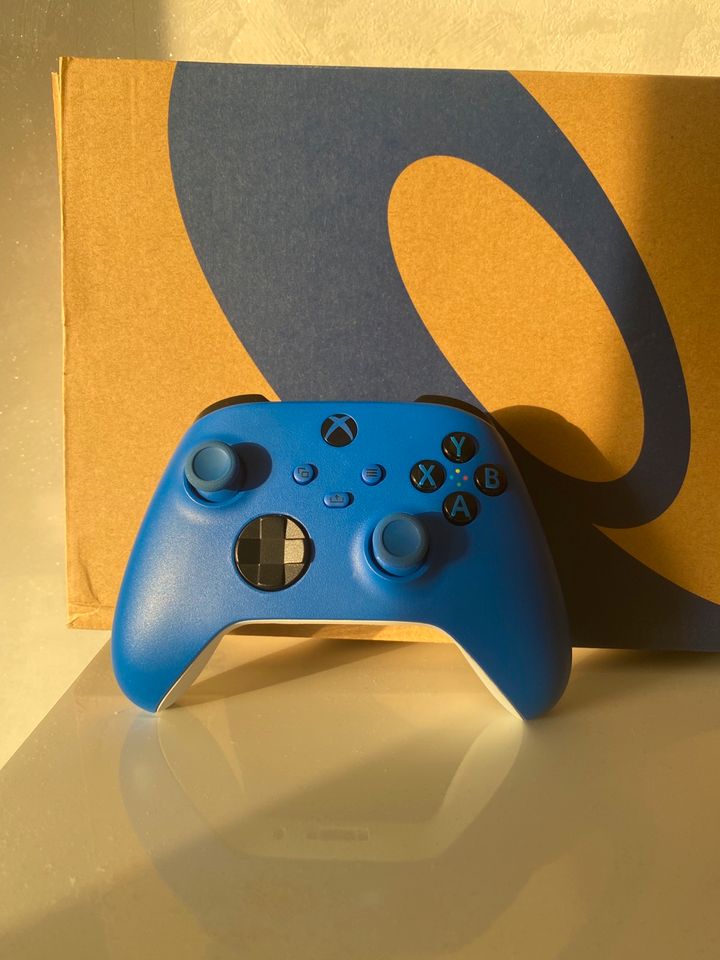 Microsoft Xbox Controller Series X/S shock Blue in Frankfurt am Main