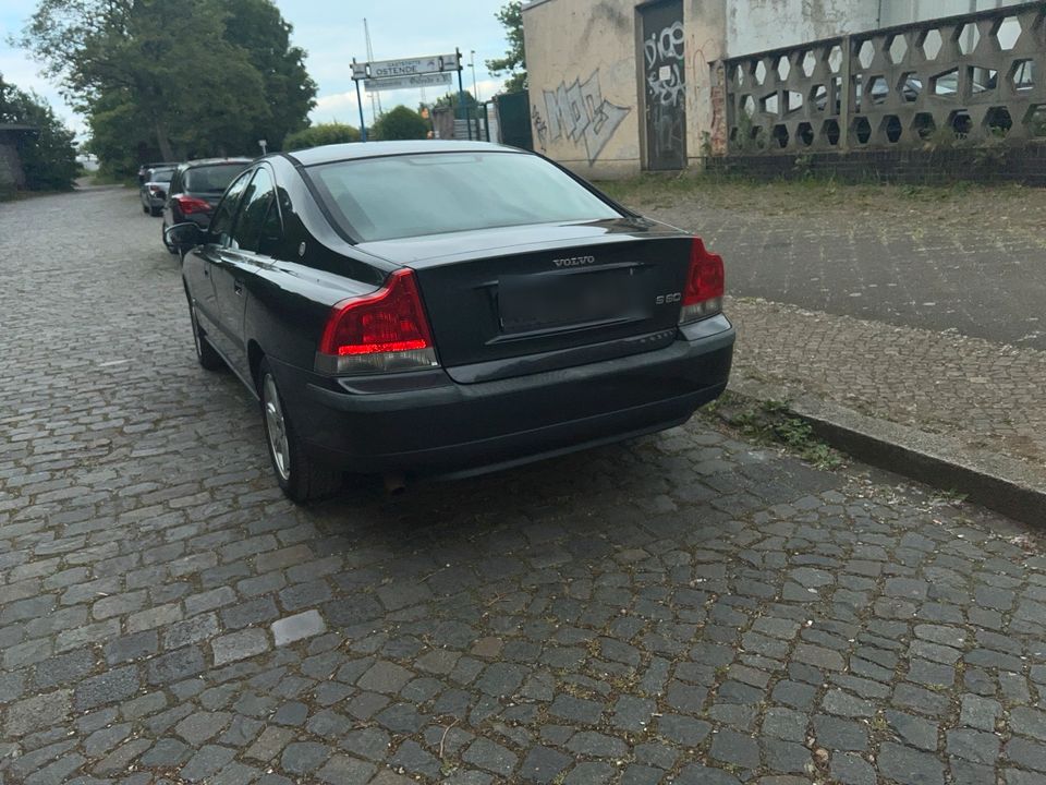 Volvo S60  guter Zustand in Leipzig