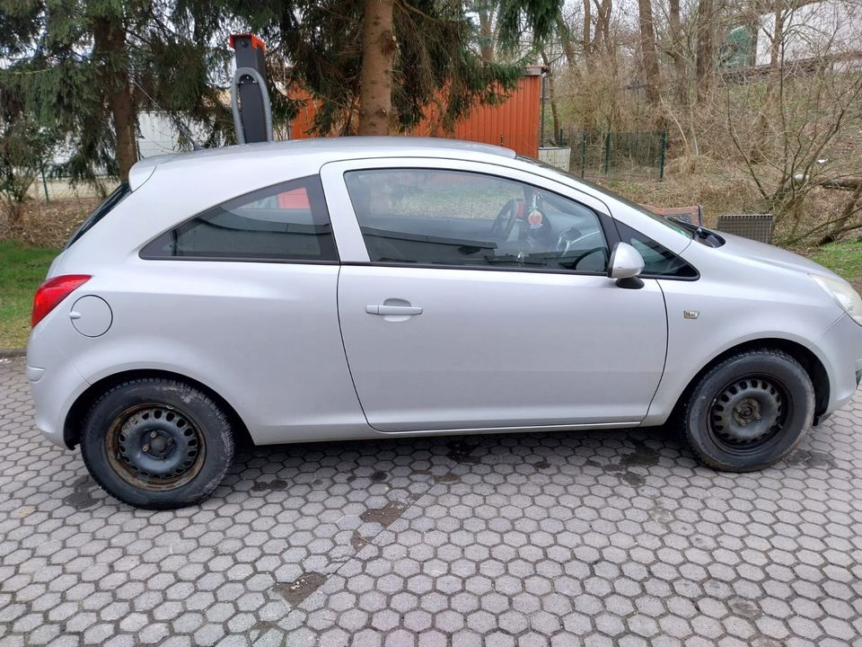 Opel Corsa 1.2 mit TÜV in Trusetal