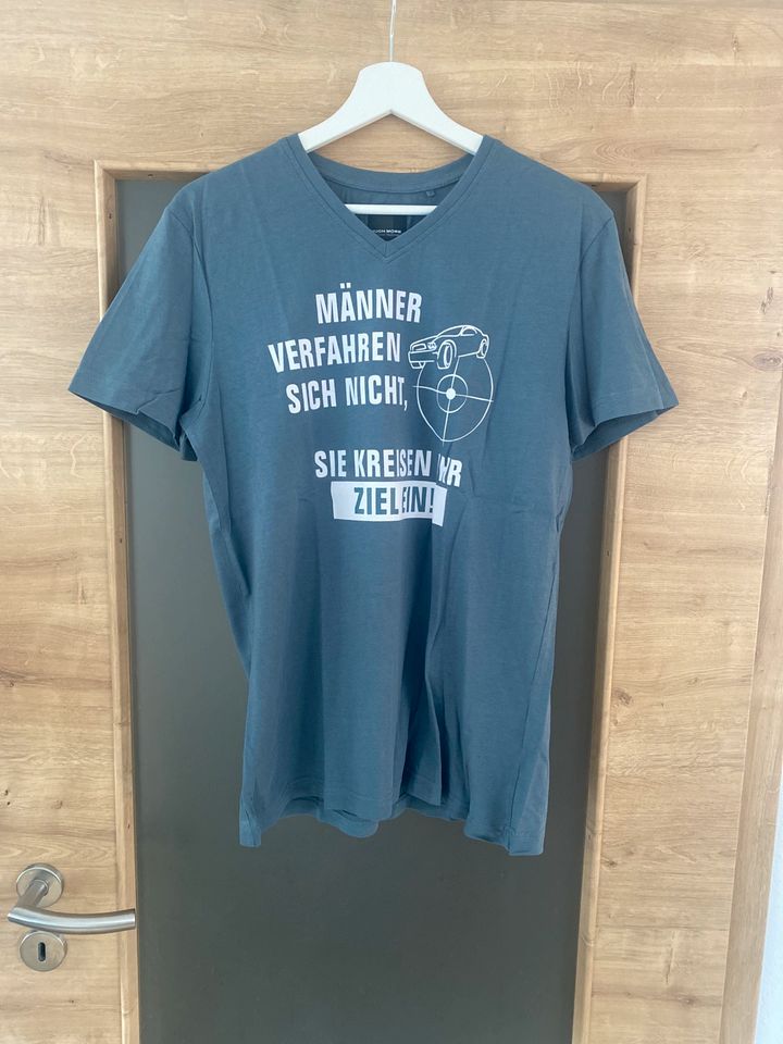 Much More T Shirt M Herren Geschenkidee in Kempten