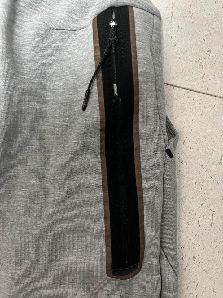 Nike Tech Fleece in Beckedorf