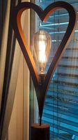 Lampe, Stehlampe, Altholz, Metall Herz, 1,80 m Handarbeit Rheinland-Pfalz - Gondershausen Vorschau