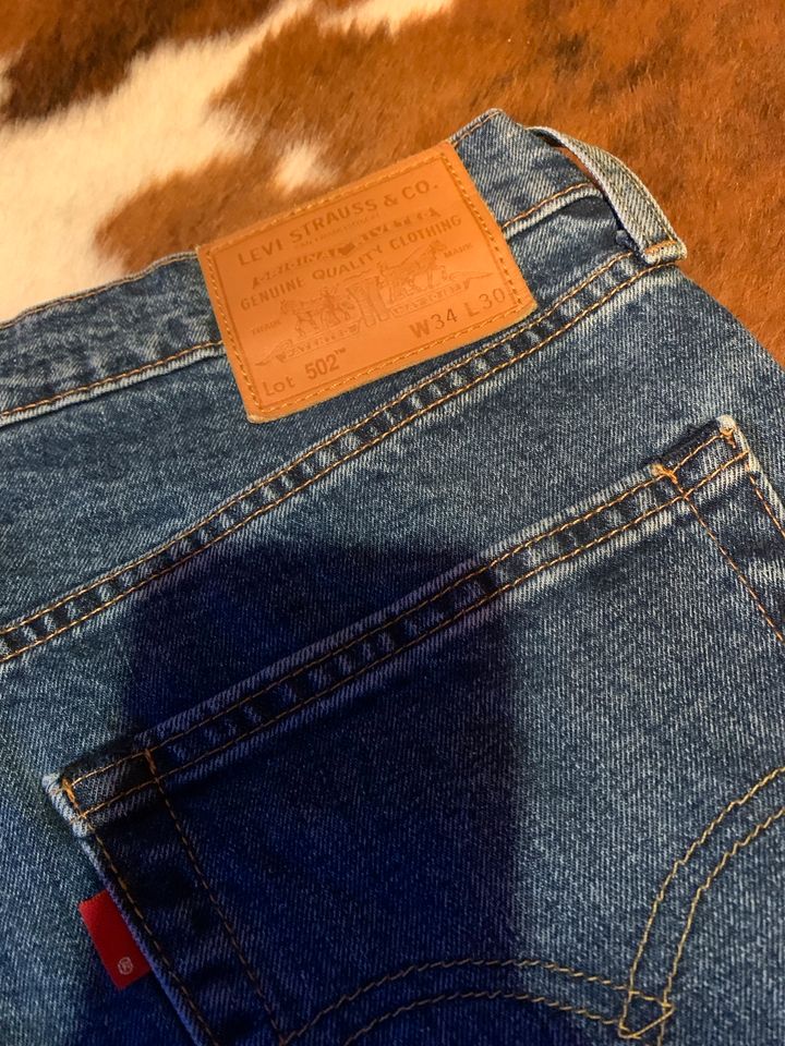 Levi‘s „502“ Jeans W34/L30 in Wemding