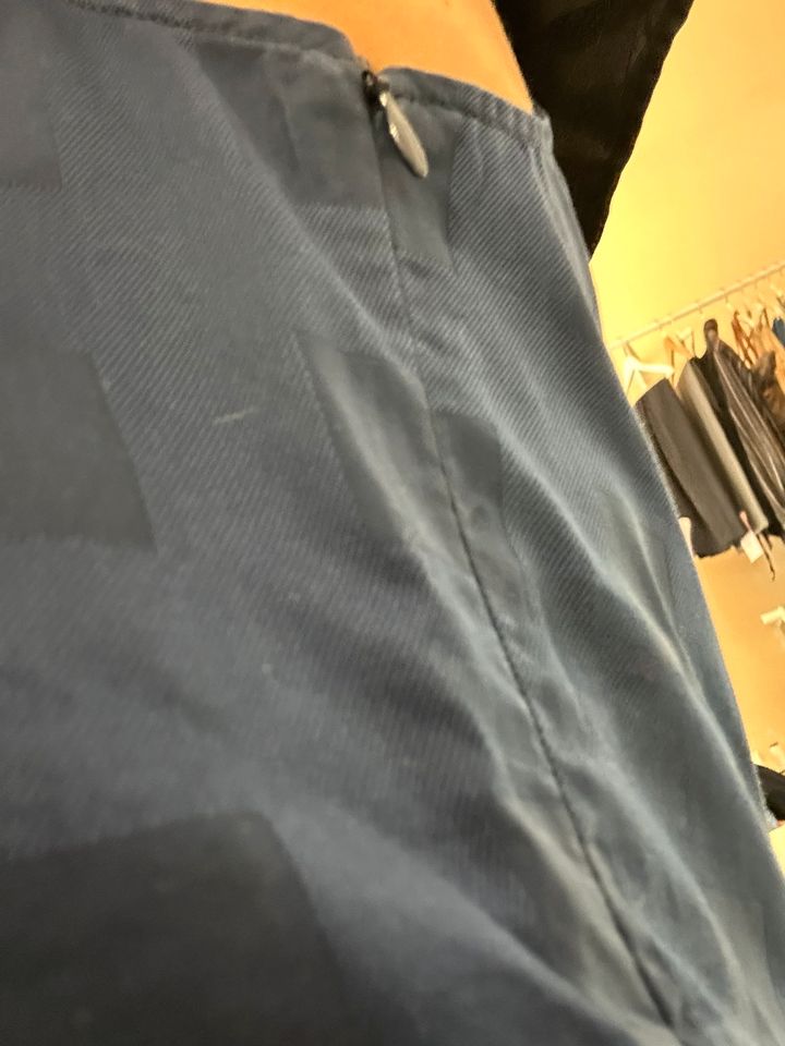 Burburry Top Bluse mit Rüschen und Schoß blau schwarz 36 in Berlin