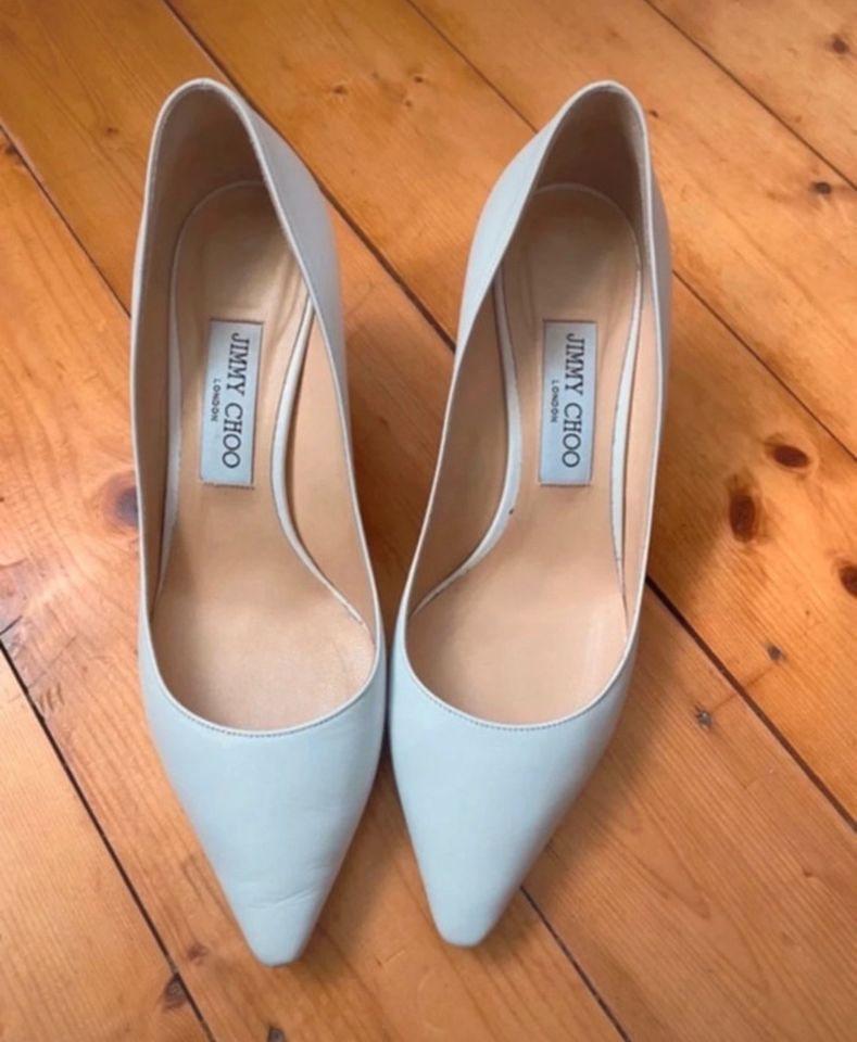 Jimmy Choo Pumps in Einbeck