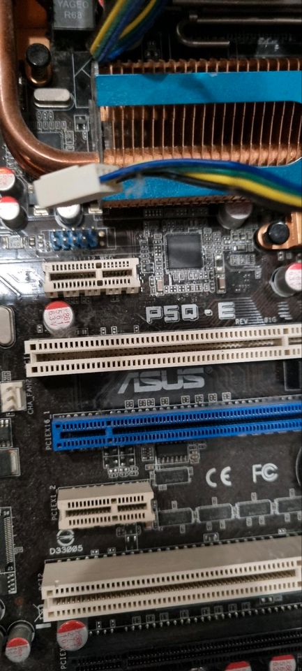 Alte PC Teile Sammlung Asus P5Q-E Mainboard Netzteile in Haan