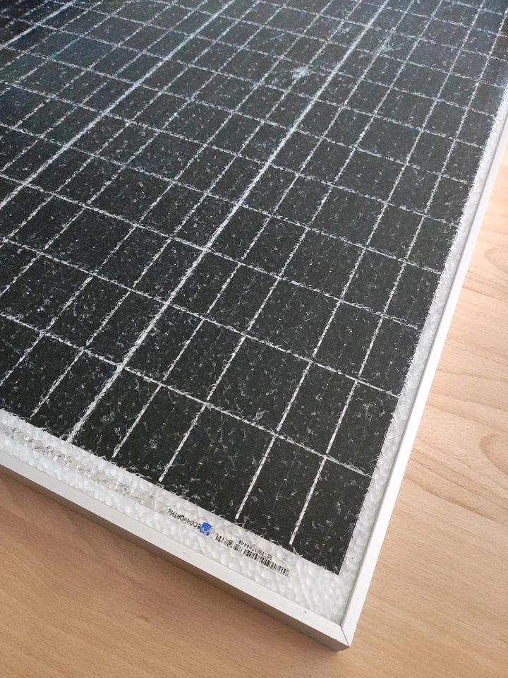 Solarpanel für Balkonkraftwerk (ohne Wechselrichter, Beschädigt) in Wedel