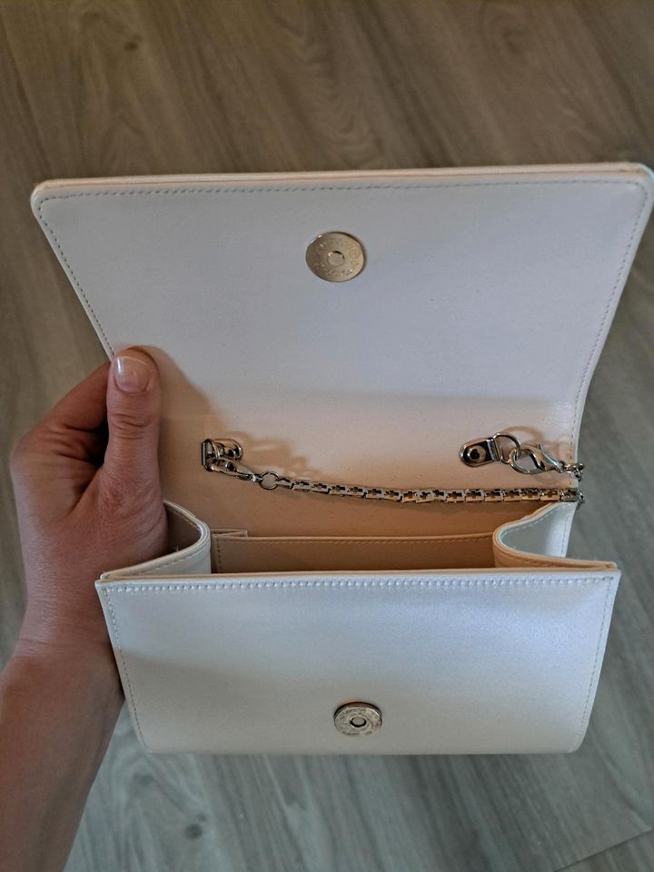 Clutch für Hochzeitskleid in Börger