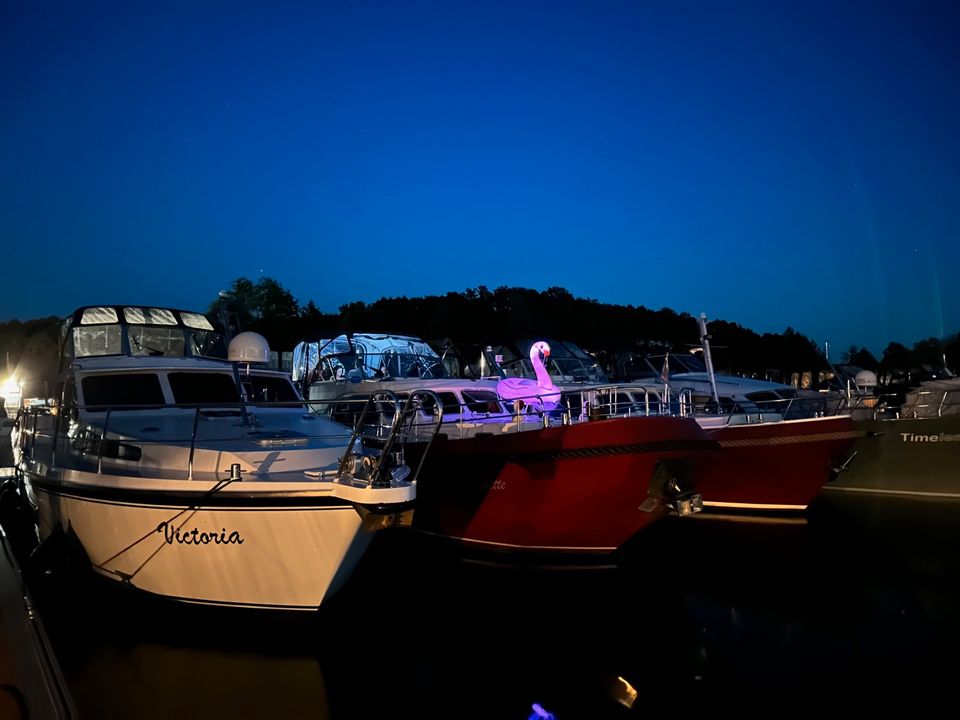 Die Peene im Sommer mit dem Boot entdecken bis Usedom in Waren (Müritz)