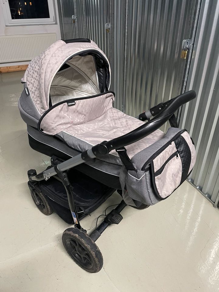 ZEKIWA Kinderwagen Saturn - Set mit Buggy Wickeltasche und mehr in Leipzig