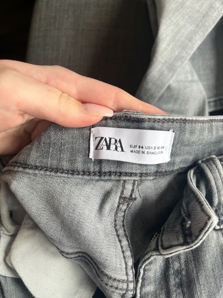 Jeans von Zara, Größe 34 in Hamburg