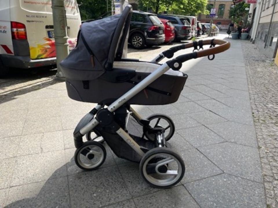 Kinderwagen Mutsy, Modell Evo (ohne Sportaufsatz) in Berlin