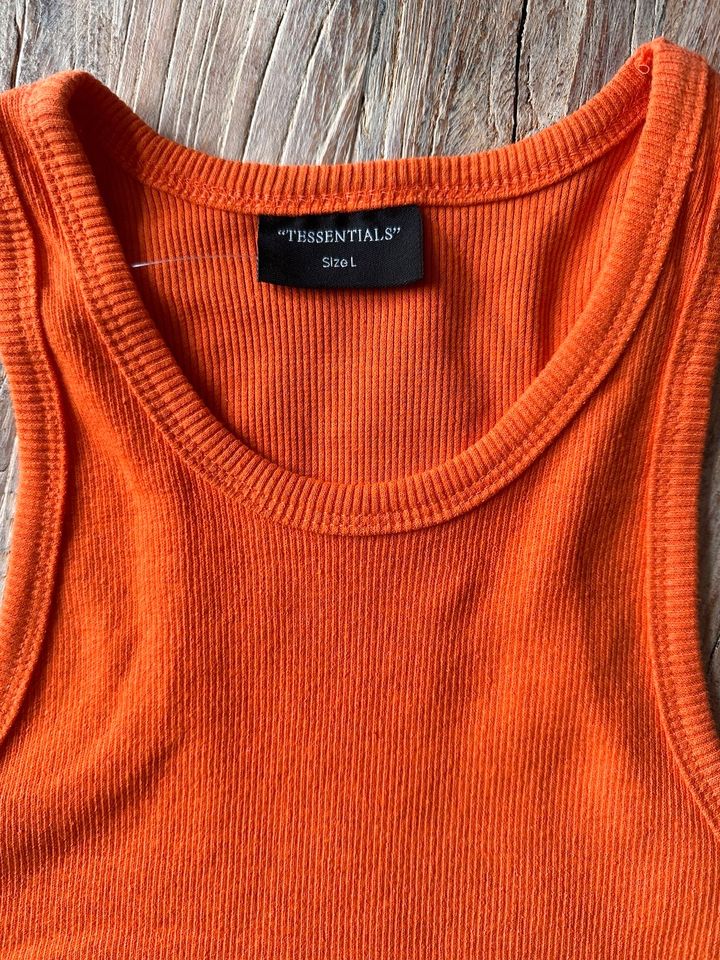 Tessentials Top Muskelshirt Rippenshirt Orange Gr. L - NEU in Hamburg