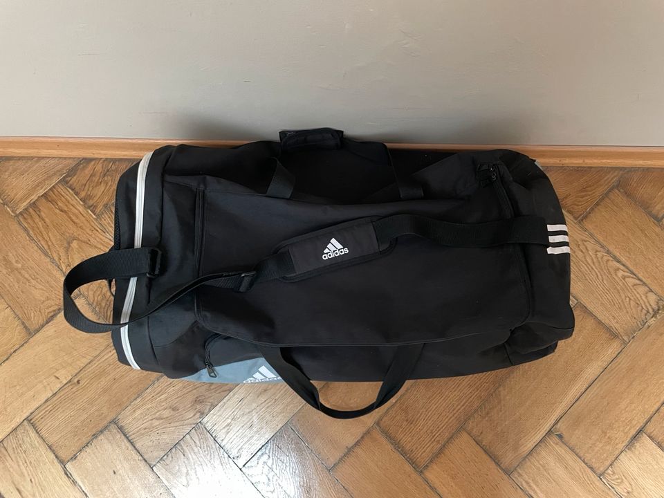 Adidas Tiro Trolley XL Tasche • Fußballtasche • Saunatasche in München
