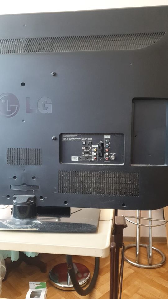 LG Fernseher 106 in Berlin