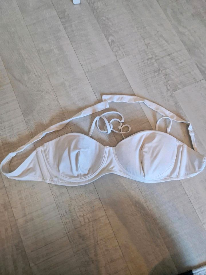 Moschino Bikini Oberteil in Rheinbach