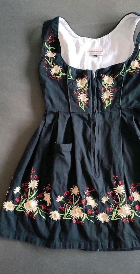 STEINDL Dirndl München-Salzburg schwarz Blumen Stickerei rot Gr40 in Mühldorf a.Inn