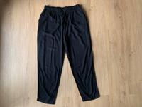 Reserved Damen Sommer-Stoff-Hose Paperbag locker schwarz Gr. M 38 München - Ludwigsvorstadt-Isarvorstadt Vorschau