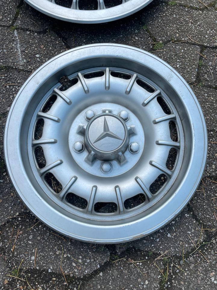 Mercedes Barock Radkappen 14“ in Krefeld