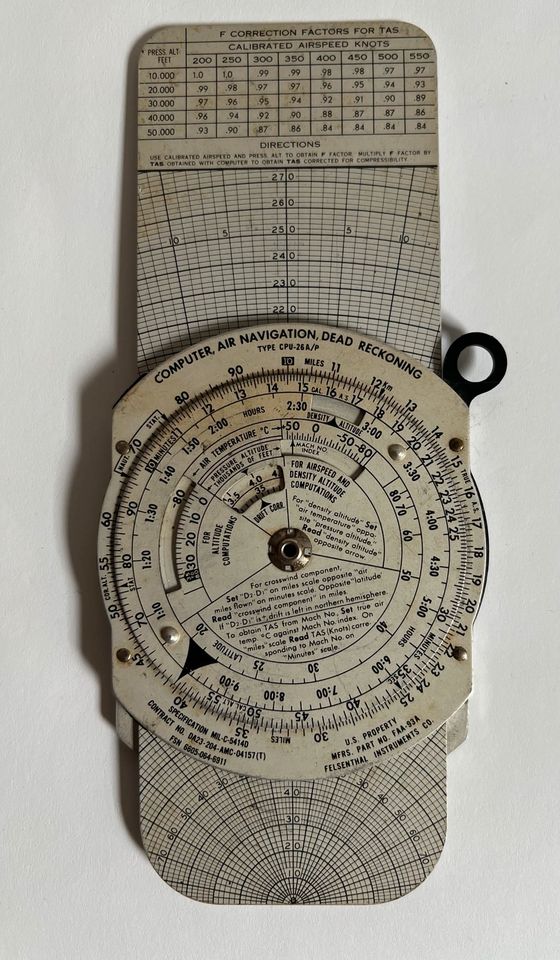 Navigationsrechner für Piloten, original Airforce 70er Jahre in Bonn