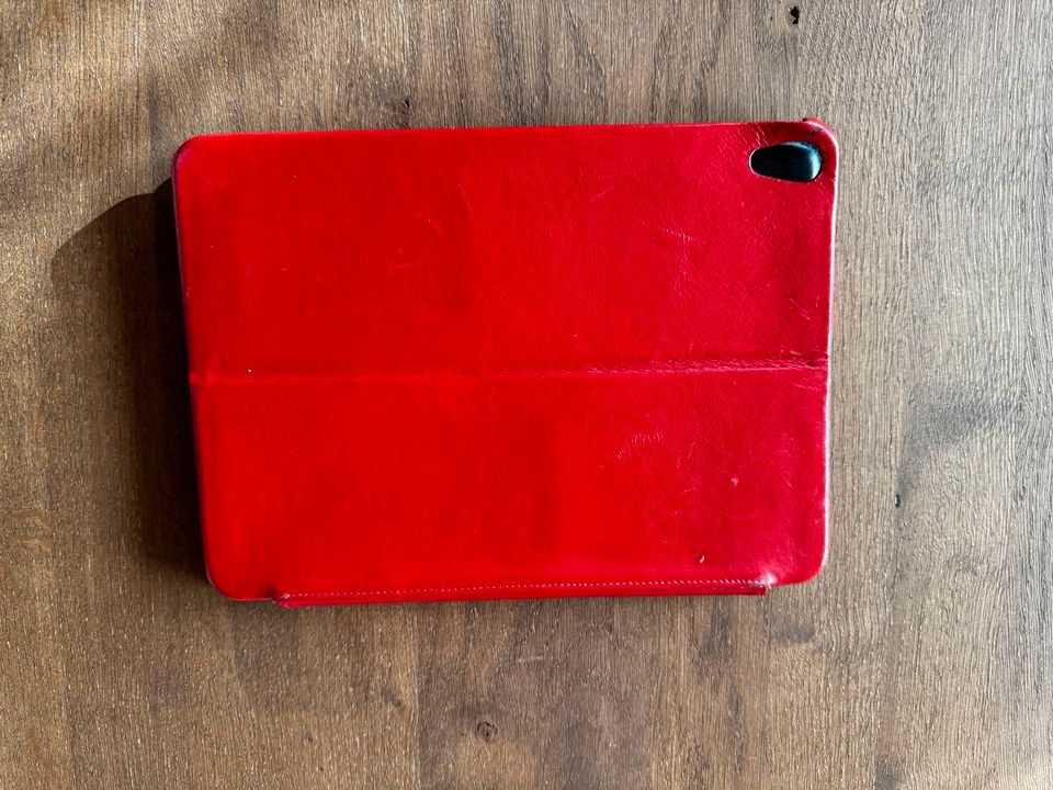 Noreve IPad Pro 11 Zoll Hülle Leder rot in Schwanau