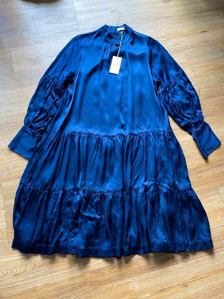 Neu! Closed Seidenkleid Gr. 36 S blau Kleid Seide in Heilbronn