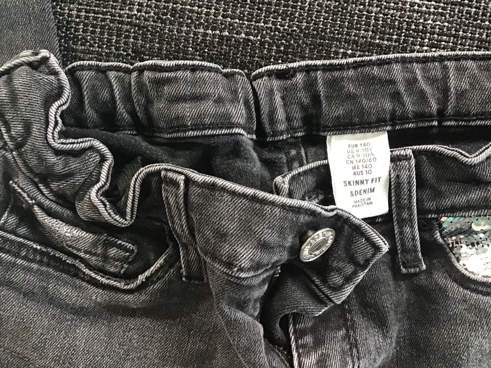 Jeans Hose skinny fit gr.140 H&m in Karlsdorf-Neuthard