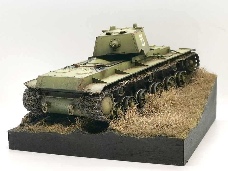 KV-1 mit Diorama, gebaut und bemalt, 1:35 in Bielefeld