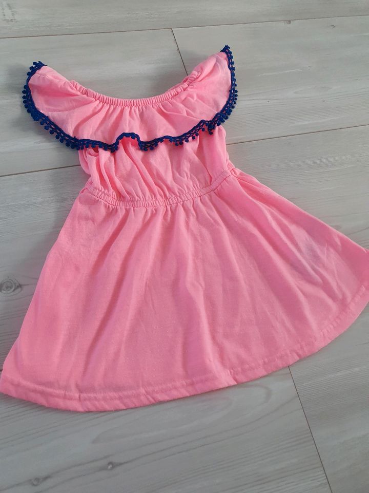 Kleid für Kleinkinder in Bad Schönborn