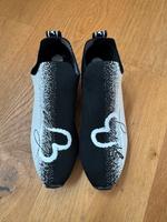 DKNY Sneaker Turnschuhe Slipper 36 37 schwarz weiß Nordrhein-Westfalen - Neuss Vorschau