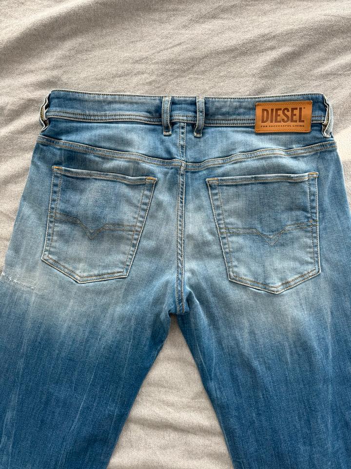diesel Jeans sleenker skinny Größe 33/30 stretch Herren in Bremen