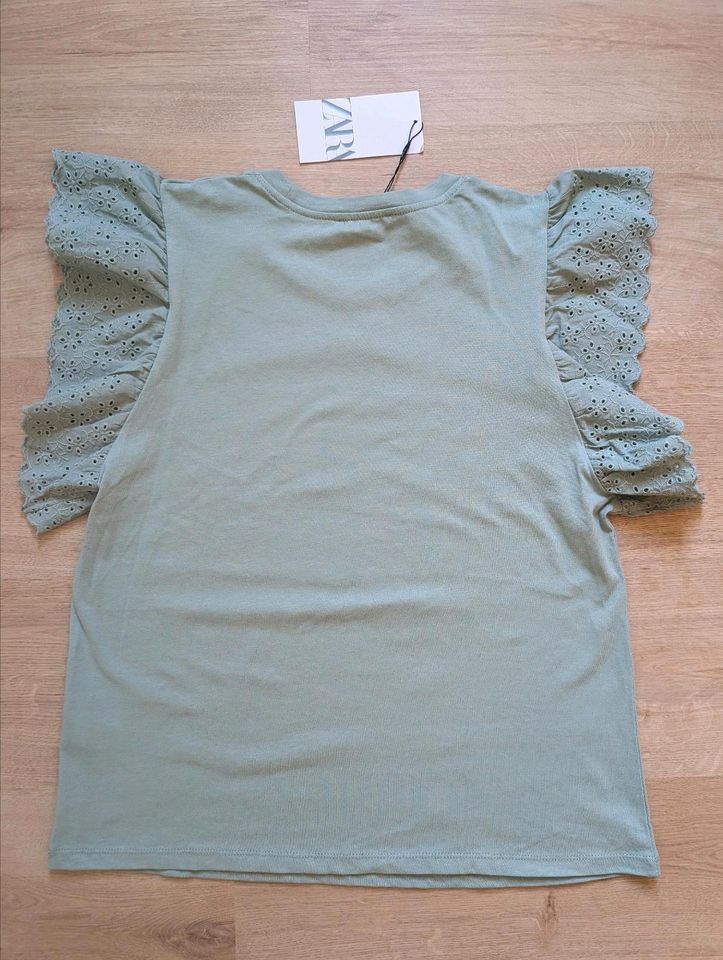 Zara T-Shirt Türkis mit Broderie Anglaise Volants Gr. L/40 Neu in Fürth