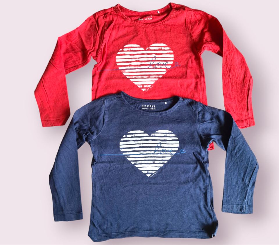 Esprit Shirt Pulli, Größe 104 110, rot blau Herz Love in Selb