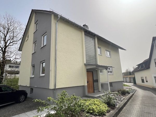 Ruhige, renovierte 4-Zimmer-Eigentumswohnung mit Balkon und KFZ-Stellplatz im Freien in Bad Wurzach! in Bad Wurzach