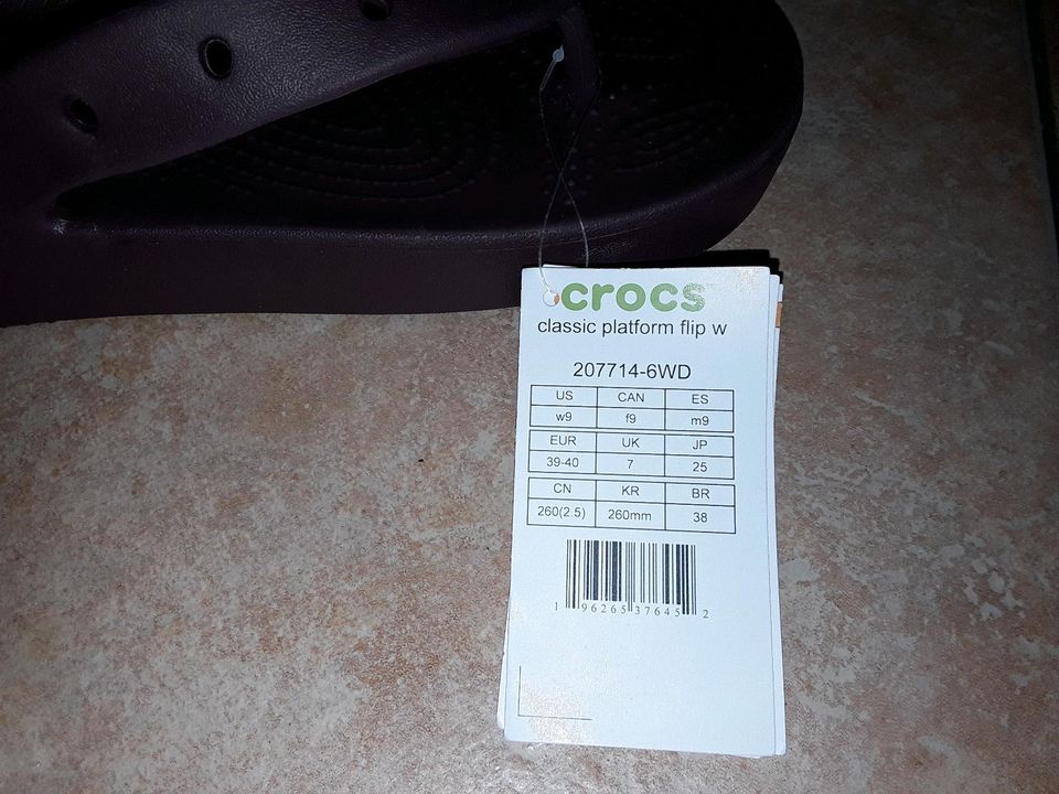 Neu - Crocs ,Zehenstegpantolette Gr,39 / 40 in Dallgow