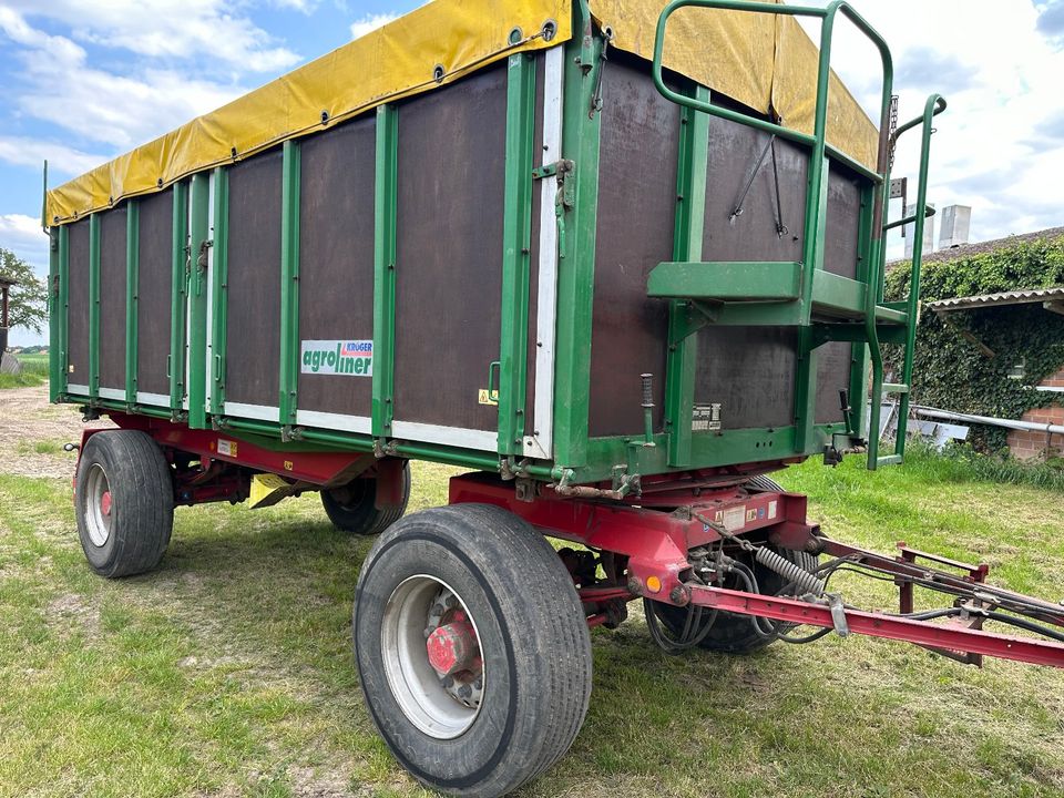 Kröger Agroliner HKD 302 Dreiseitenkipper 18 Tonner in Schweringen