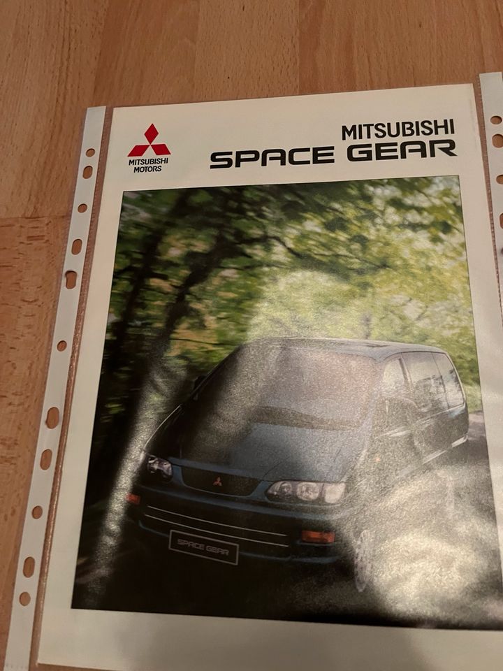 Mitsubishi Space Gear Prospekt 1997 1999 2000 Sondermodell Motion in Mannheim