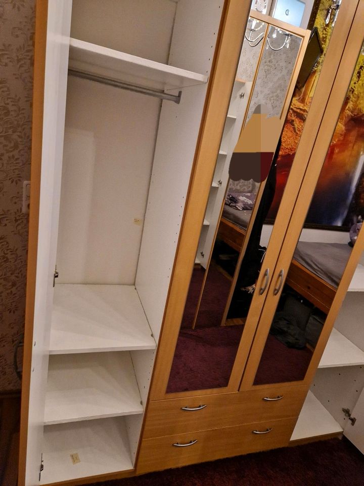 Kleiderschrank großer Schrank in Dresden