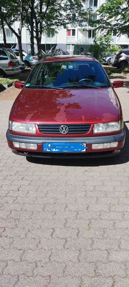 Volkswagen Passat Variant 1.6 Basis Basis in Hamburg