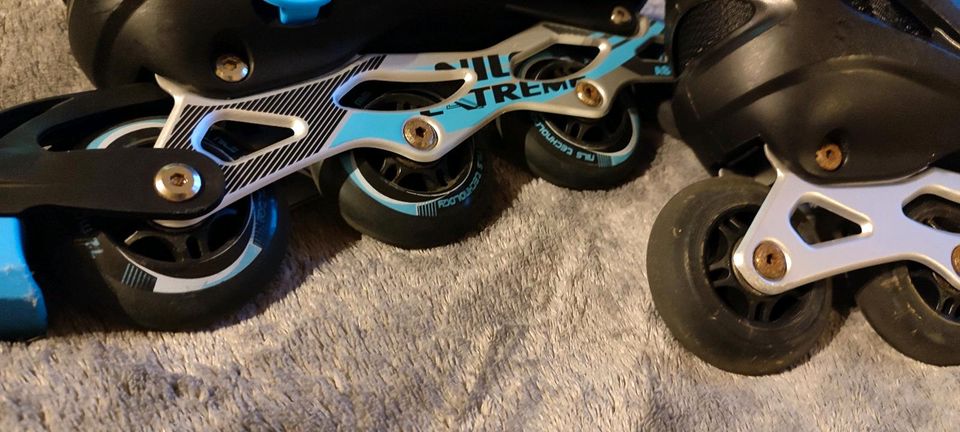 Inline Skates Inliner 39-42 mit Protektoren in Plate