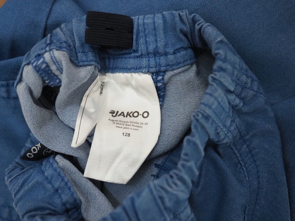 Jako-o Bermudas / kurze Hose blau Gr. 128 in Marburg