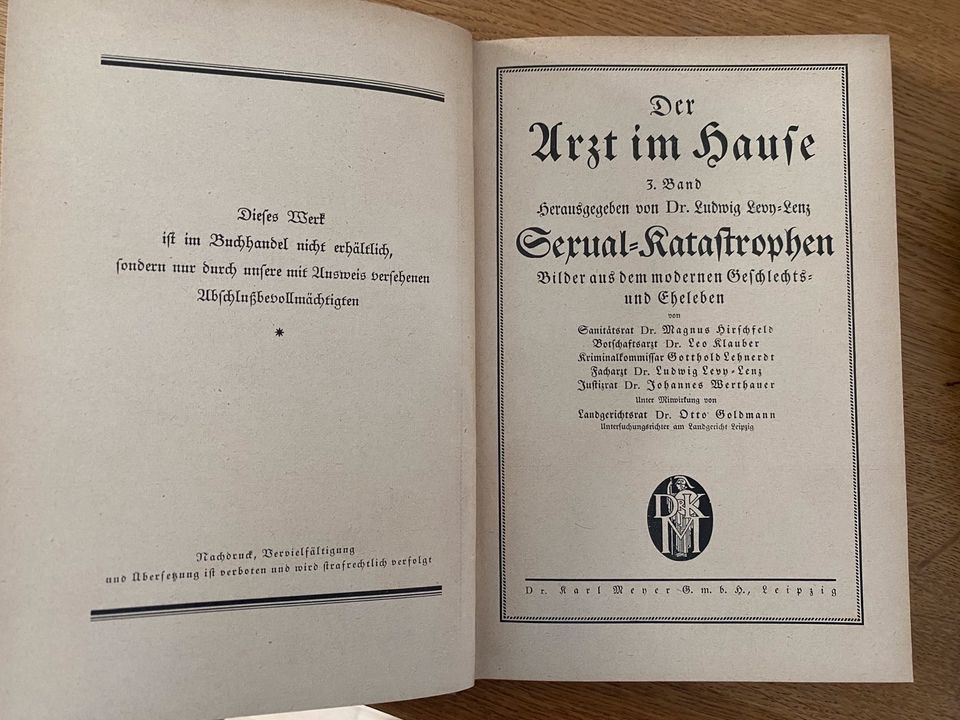 Antike Bücher 3 Bände 1923 „ Der Arzt im Hause“ in Varel