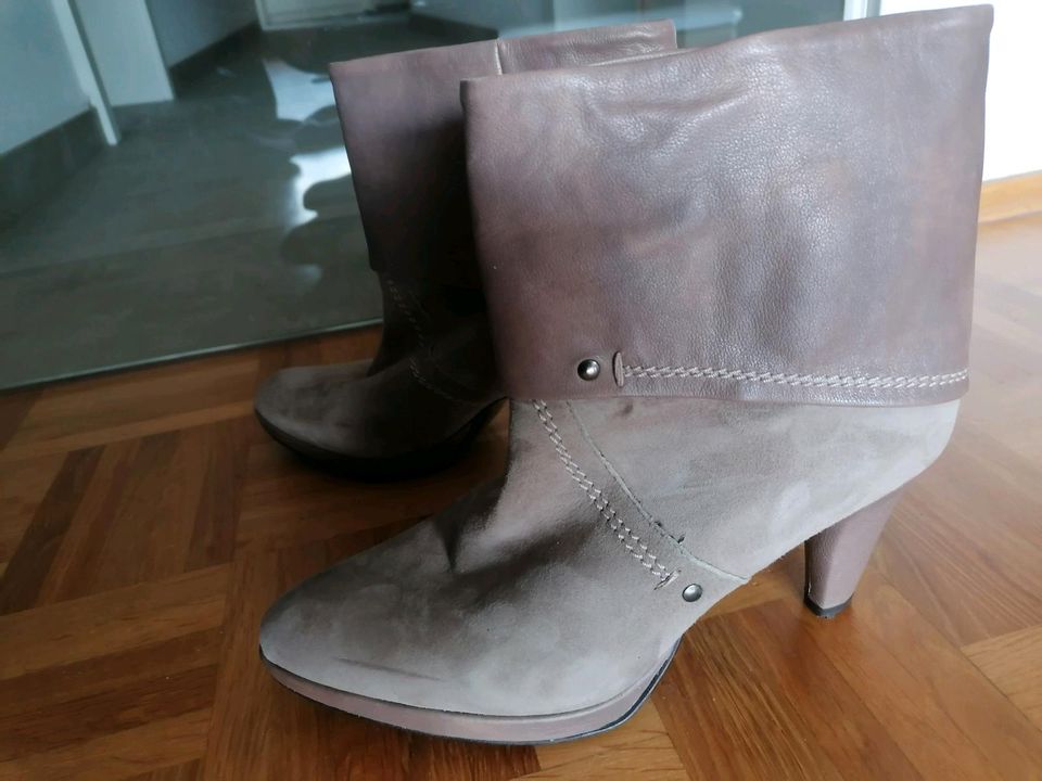 Peter Kaiser Größe 39,5 Pumps Stiefeletten beige Neu in Eschwege