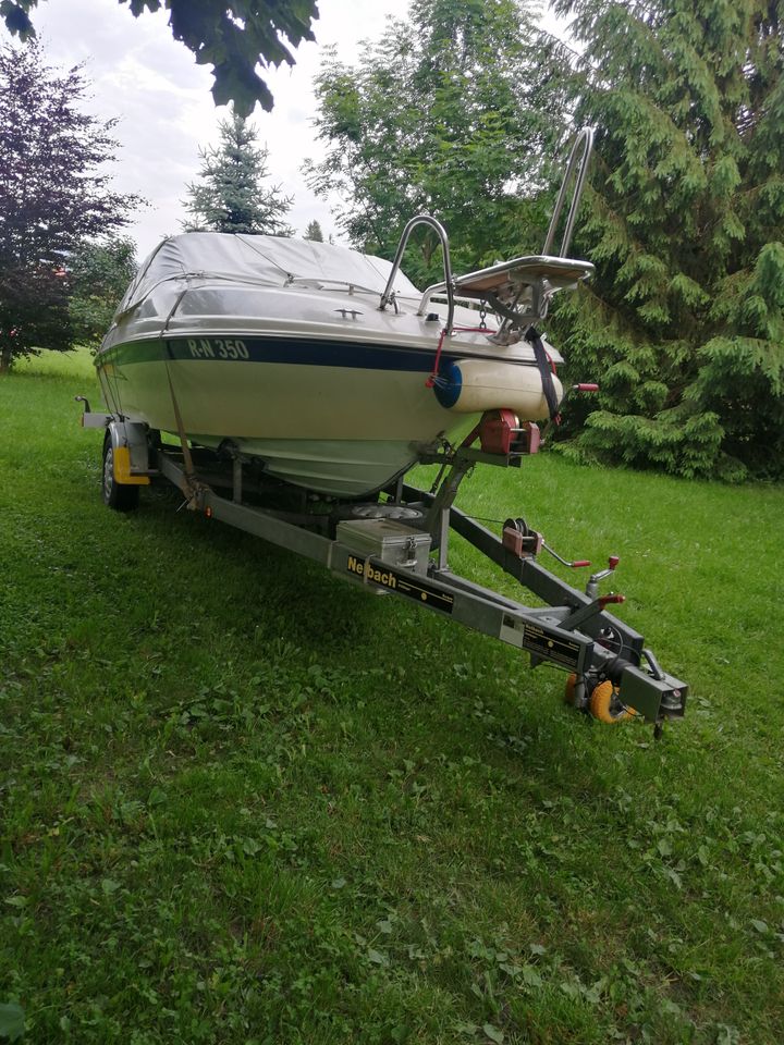 Bayliner Runa-Boot 552 Bj. 2004 / Mercury 2 Takt 115 PS /Trailer in Amberg