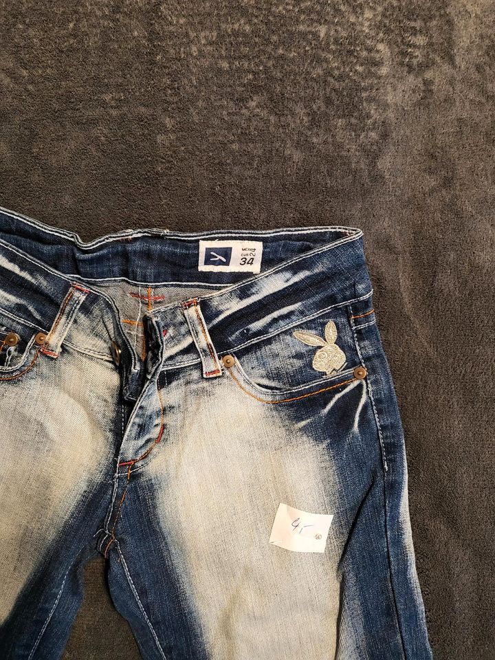 Jeans Hosen und Stoff Hosen, kurze Hosen in Fellbach