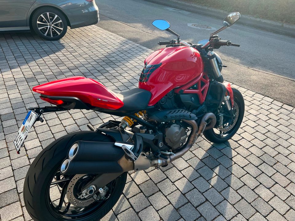 Ducati Monster 821 in Engen