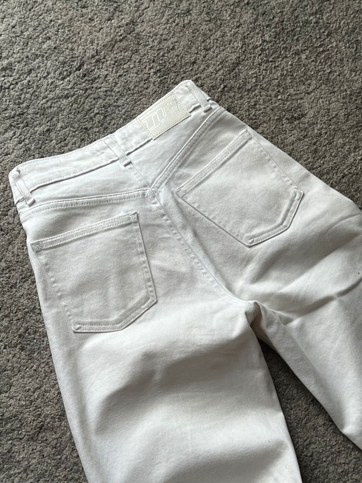 weiße Jeans in Lappersdorf